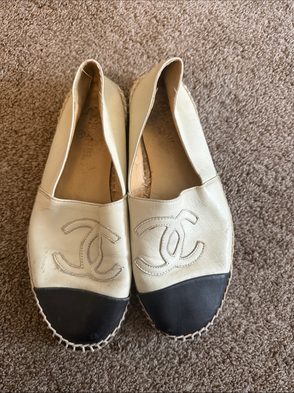 CHANEL Cream Leather Espadrilles with Black Cap Toe